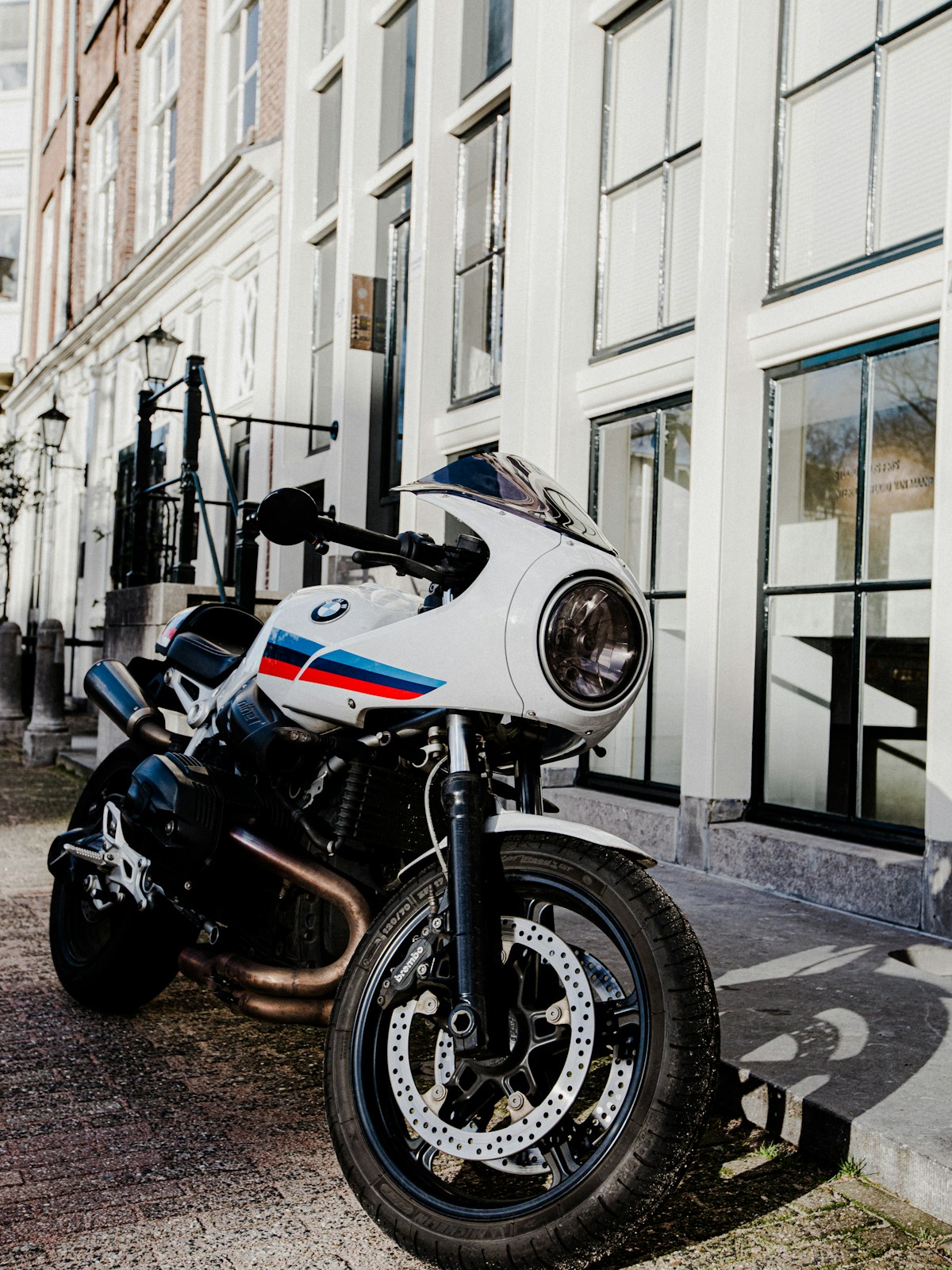 R80