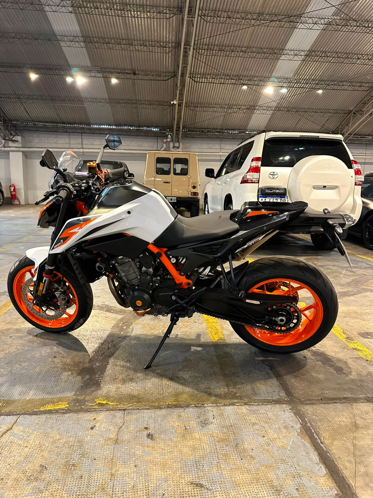 KTM DUKE 890 R thumbnail 3