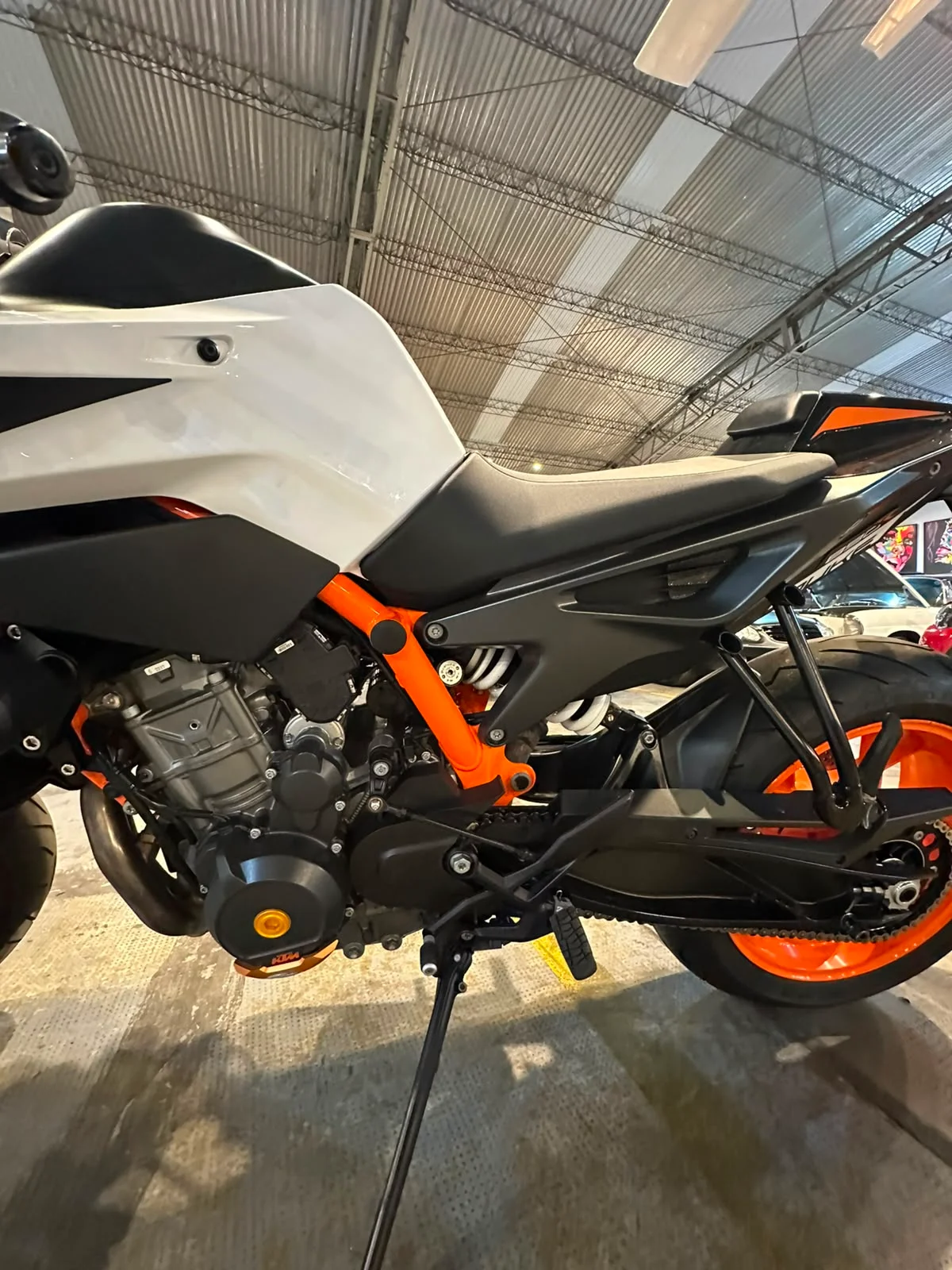 KTM DUKE 890 R thumbnail 11