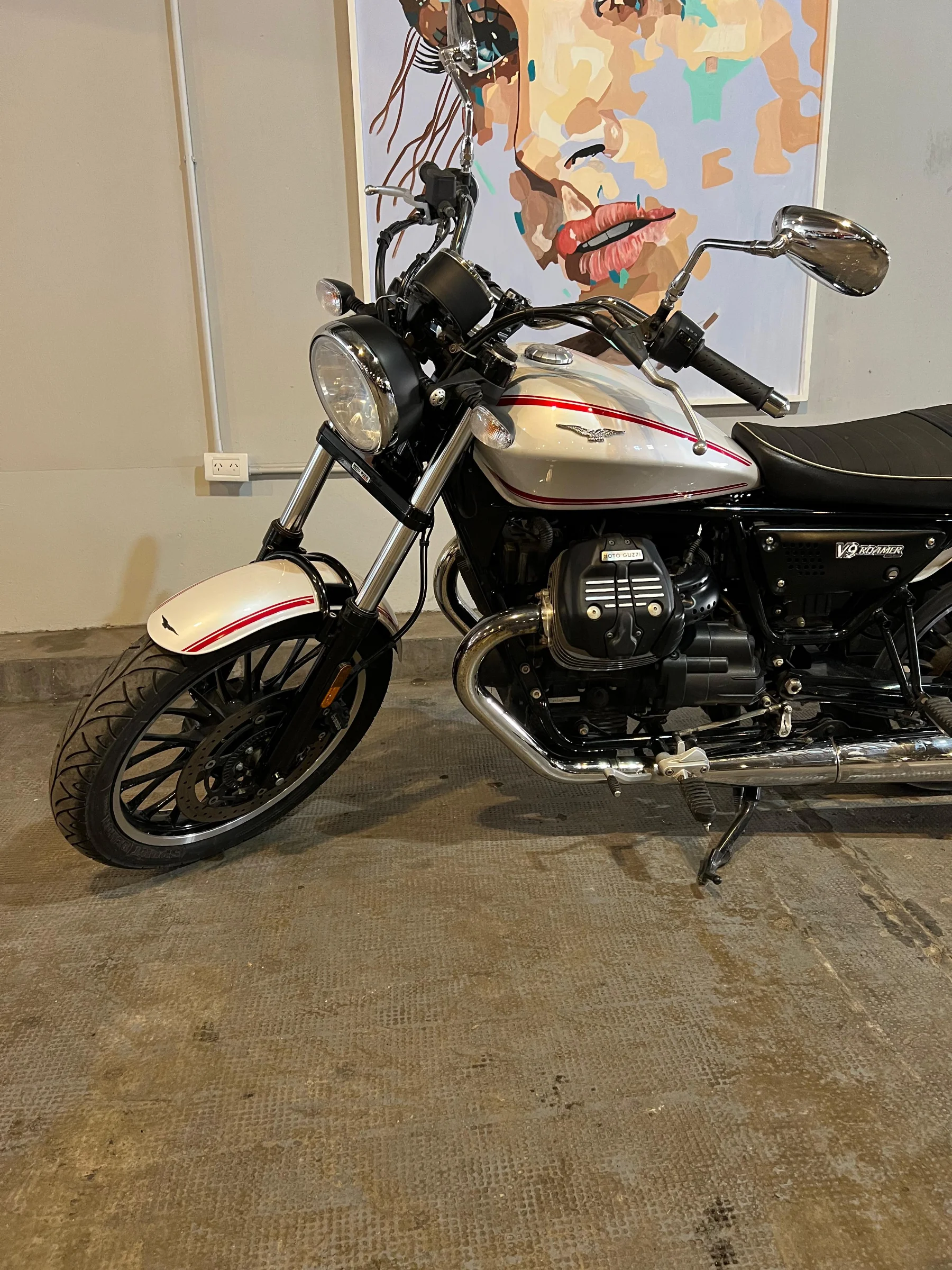 Moto Guzzi V 9 Roamer thumbnail 6
