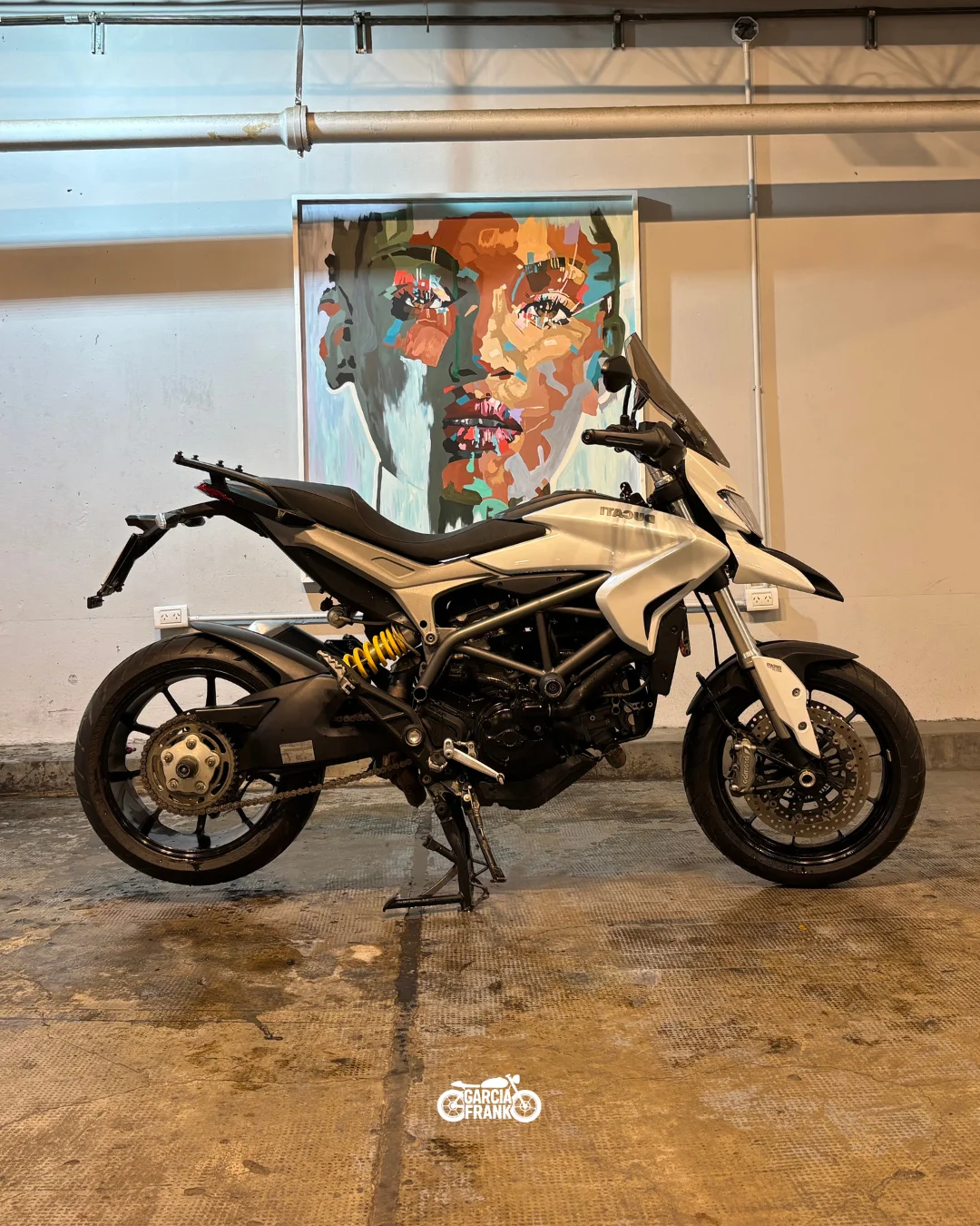 Ducati Hyperstrada 821