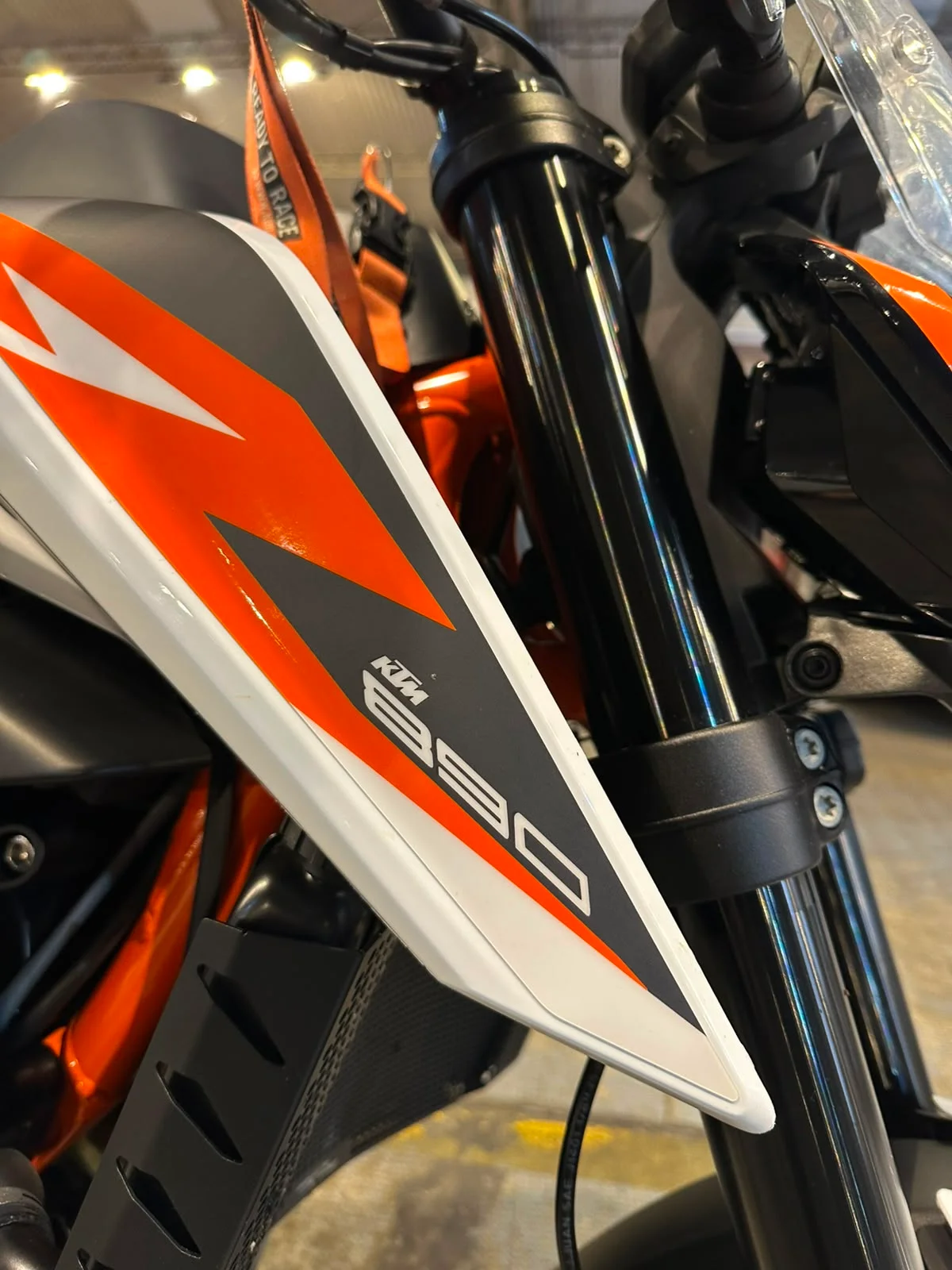 KTM DUKE 890 R thumbnail 4