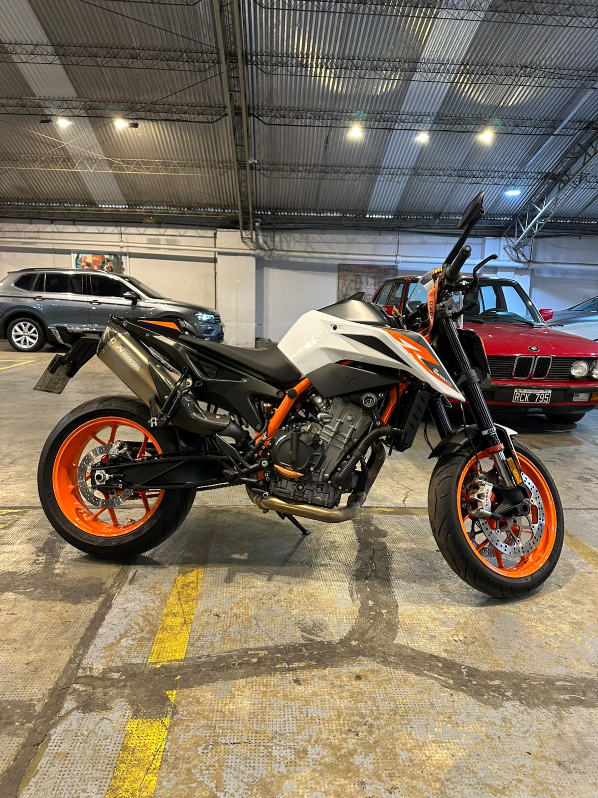 KTM DUKE 890 R thumbnail 2