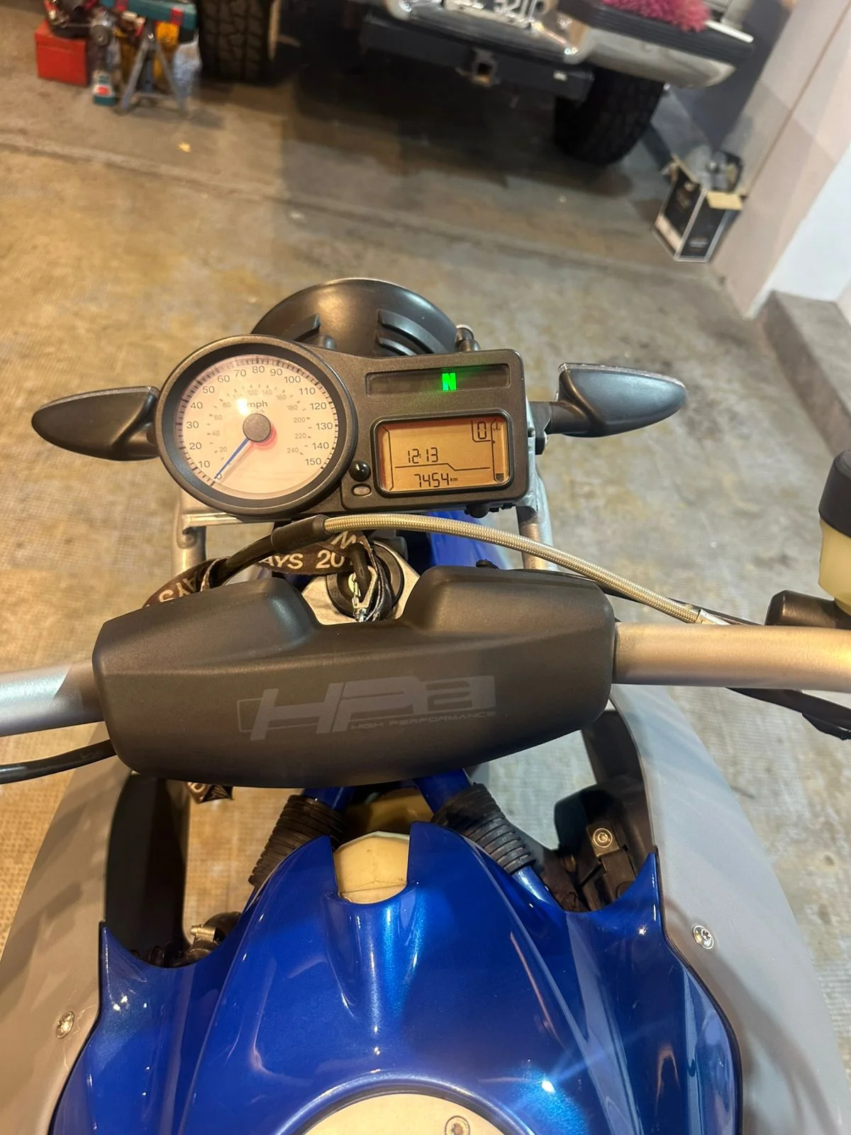 bmw HP2 thumbnail 12